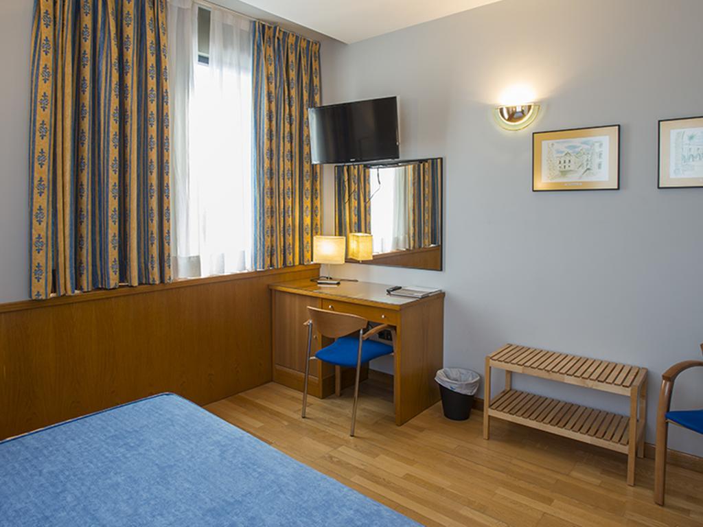 Encasa Hotel Almansa Cameră foto
